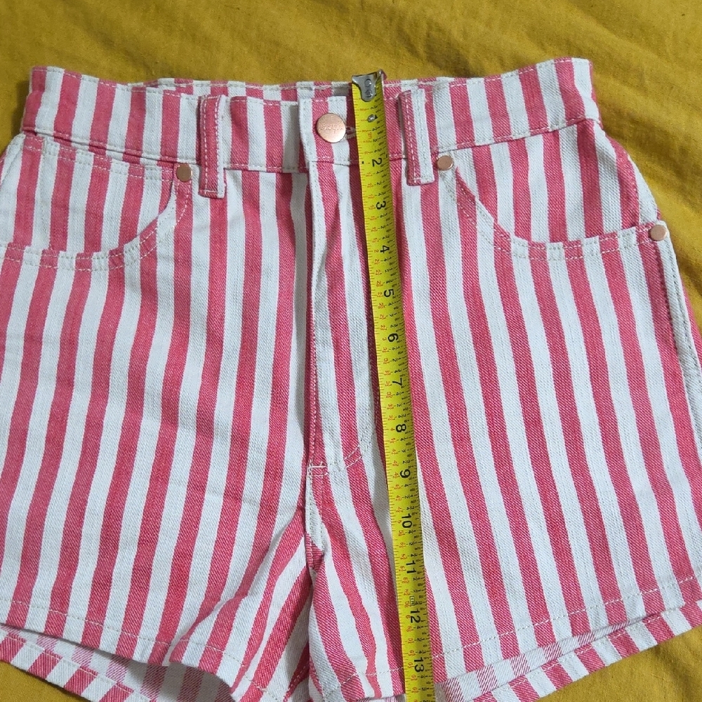 Wrangler High Waist Pink and White Shorts - Picture 7 of 10
